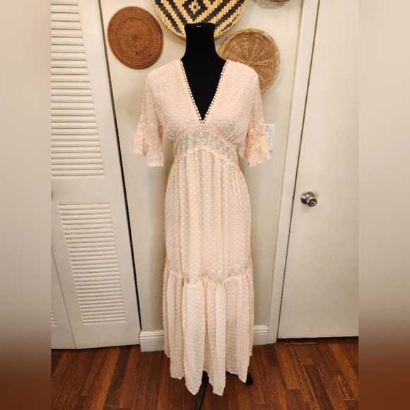 Swiss Dot Lace Maxi Dress With V Neck And Ruffles - Picture 3 of 9